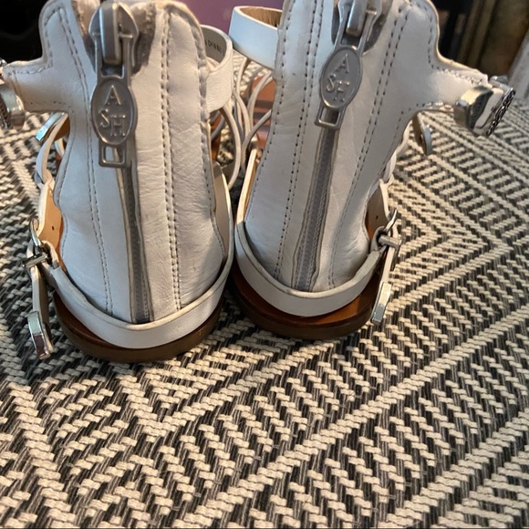 EUC Authentic ASH Youth Sz1 - Picture 3 of 15